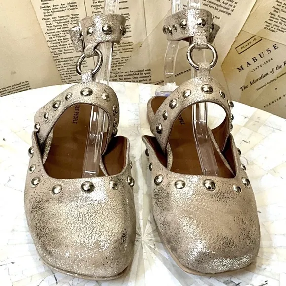 Free People Camilla Mystic O Ring Flats Ankle Strap Studded Champagne Foiled