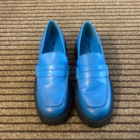 Free People Lyra Lug Sole Leather Loafers in Baywatch Blue size 38.5 New no Box