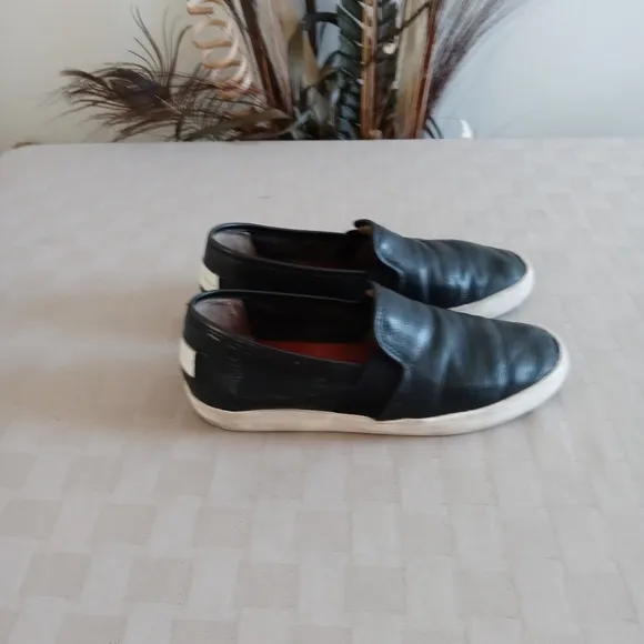 Frye Dylan Black Leather Slip On Sneakers