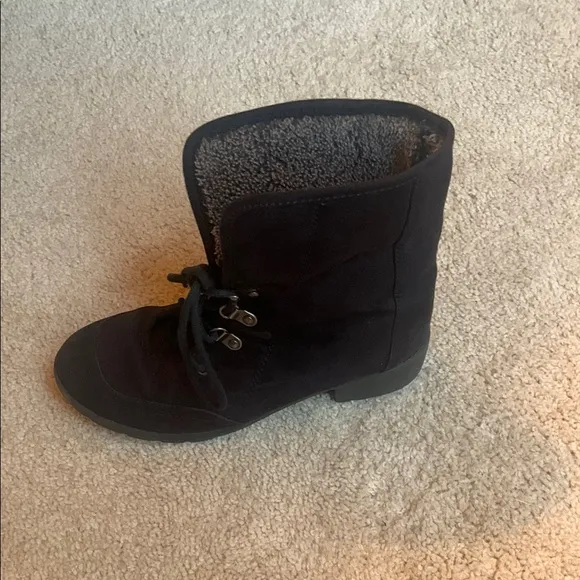 Girl Mia Black Suede and Wool Cozy Winter Boots. Style Misha 512154. Girls 4