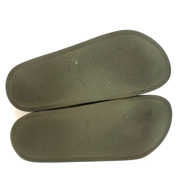 GIVENCHY CAMO POOL SLIDES GREEN RUBBER SIZE 39