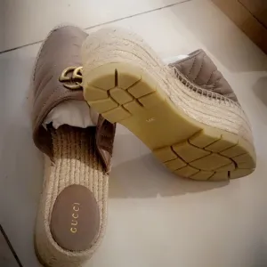 Gucci Tan Espadrilles Comfortable Slip-On Shoes