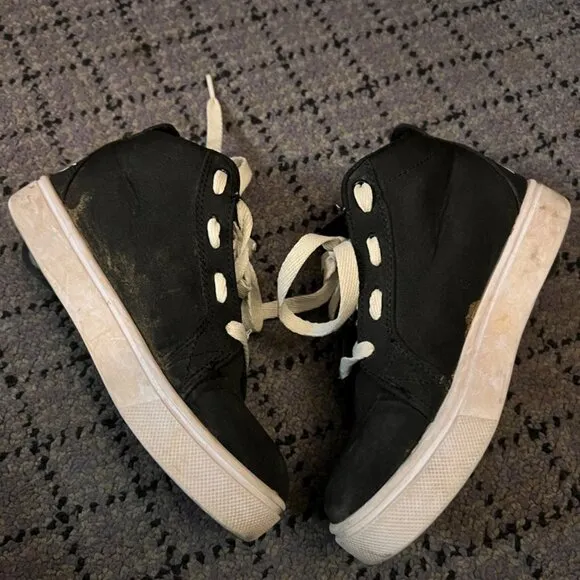 Heelys Propel 2.0/77032 Skate Sneakers Wheel. Youth Sz 2 Black/White. Used *SH1