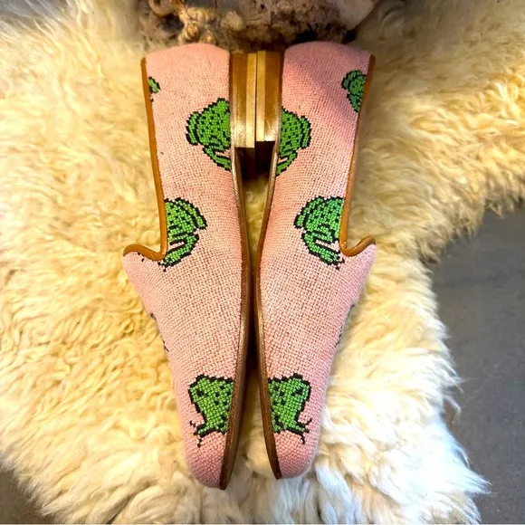 House of Zalo - Pink Needlepoint Loafers with Green Frog Design - Size 37.5