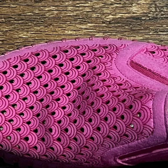 Ilse Jacobsen Shoes 38 Womens 7.5 Pink Perforated Leather Sneaker Classic Casual