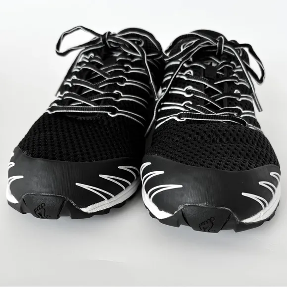 Inov-8 F-Lite G 230 V2 Cross Training Sneakers Black/White Men’s Size 9