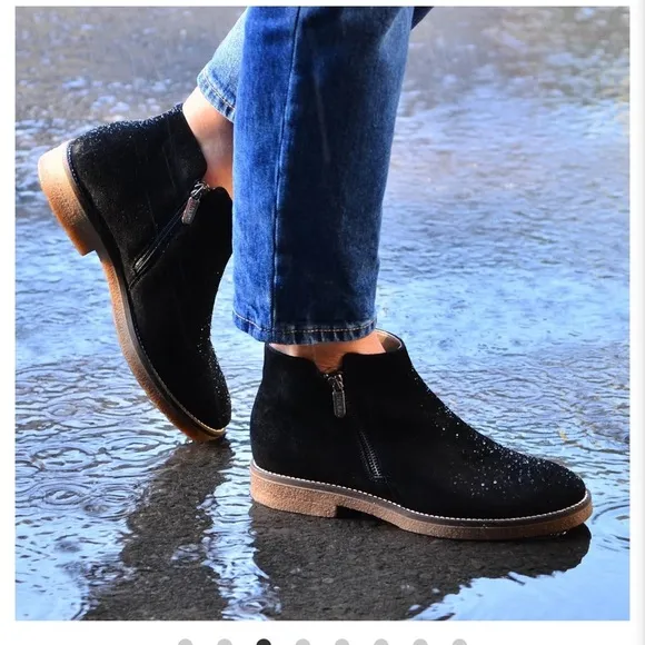 ITALEAU Womens Foliana Waterproof Suede Boots Handmade in Italy Rubber