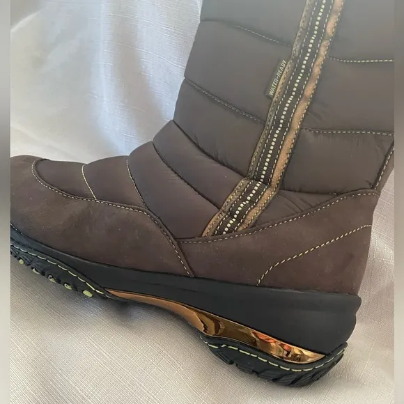 Jambu Women’s Boots - 8 NWOT (Never Worn)