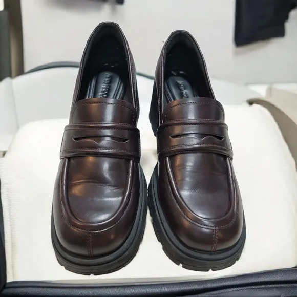 Jenn Ardor Womans Size 9.5 Stylish Brown Loafers. Penny Loafers Style.