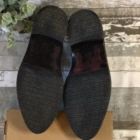 John Fluevog Ankle Strap Flats Size 9