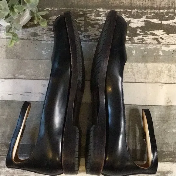 John Fluevog Ankle Strap Flats Size 9