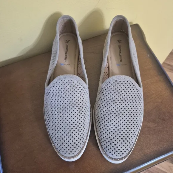 Johnston &amp; Murphy Mitzi Perforated Suede Leather Tru Foam Comfort Loafers(8.5)