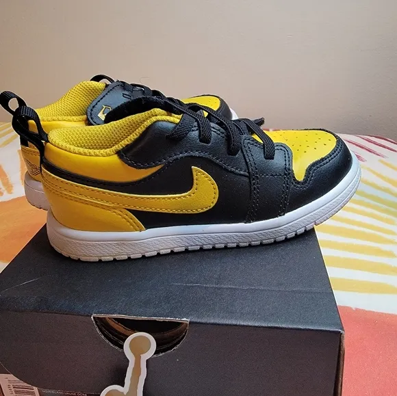 Jordan 1 Low ALT (TD) Black White &amp; Yellow Size 10C Toddler Casual