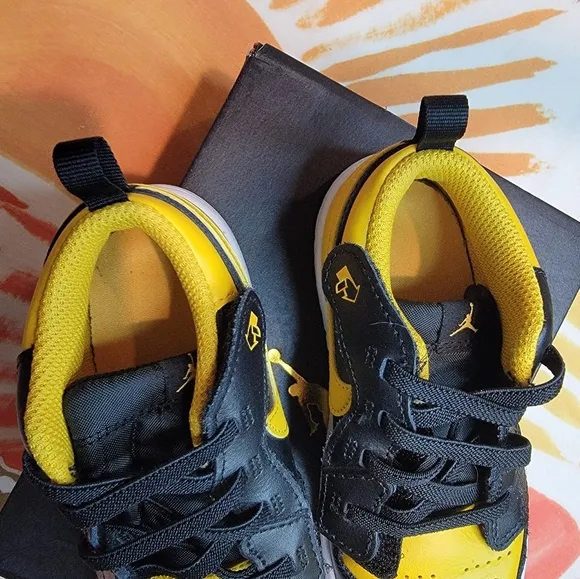 Jordan 1 Low ALT (TD) Black White &amp; Yellow Size 10C Toddler Casual