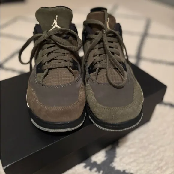 Jordan 4 Retro - Olive green
