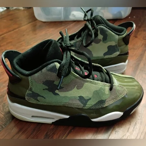 Jordan Dub Zero camo Size 5.5 Fashion Sneakers
