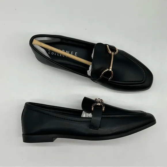JOURNEE COLLECTION Women's Mizza Slip-On Loafers in black size 5.5 Wide Width