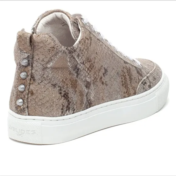 J/Slides Ludlow Lace Up Rounded Toe Metallic Snake Print Sneakers Size 6.5