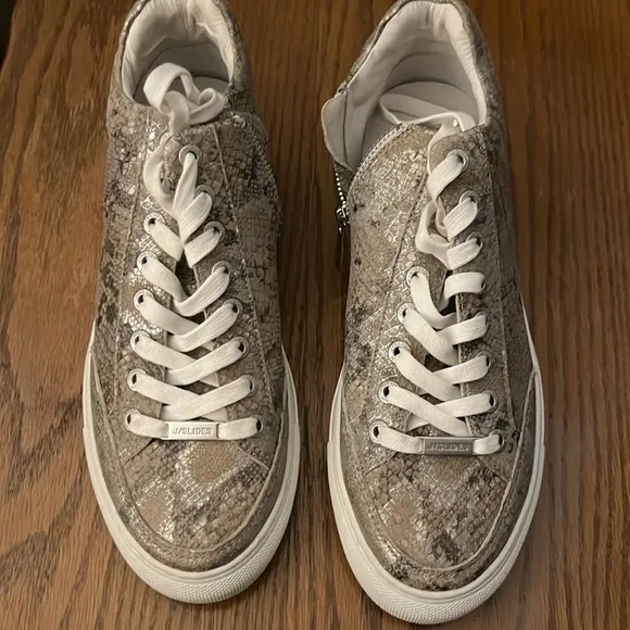 J/Slides Ludlow Lace Up Rounded Toe Metallic Snake Print Sneakers Size 6.5
