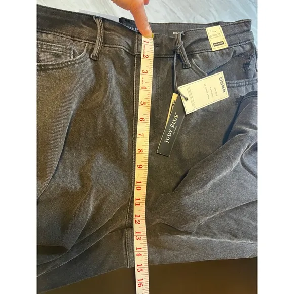Judy Blue Sz 16W black NWT 90s Straight Leg Distressed High Waist Jeans