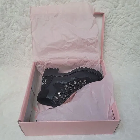 Juicy Couture Indulgence Boot Booties Black Pebbled Faux Leather Lug Sole 7 New
