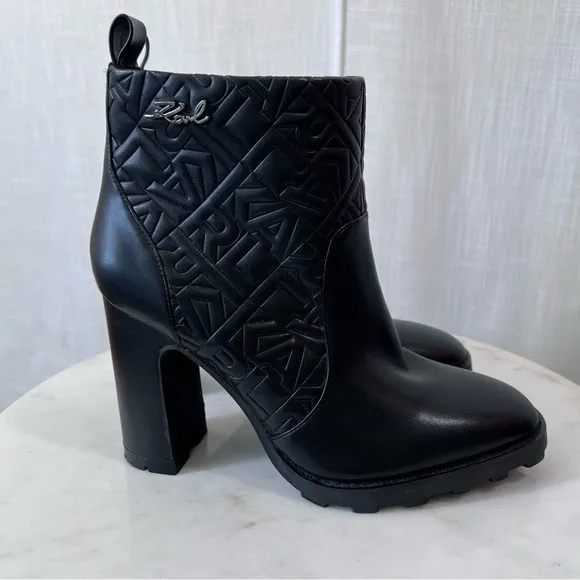 Karl Lagerfeld Ankle Boots Paris Petria Logo Quilted Square Toe Heeled Size 9.5