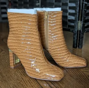 Katy Perry Collections NEW w/Box Ankle Boots Hollow Heel Sz 5 Shoes