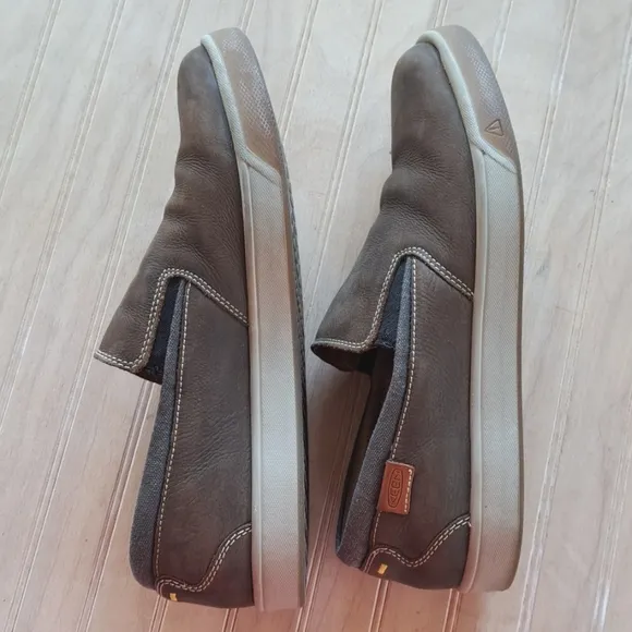 Keen Glenhaven Slip-On Cascade Brown Leather Comfort Everyday Sneakers Loafers