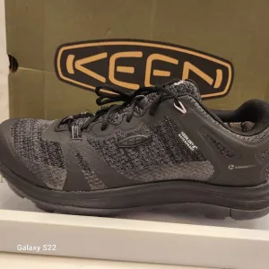 KEEN Terradora II Black/Magnet Hiking Sneakers. NIB. Size: Various
