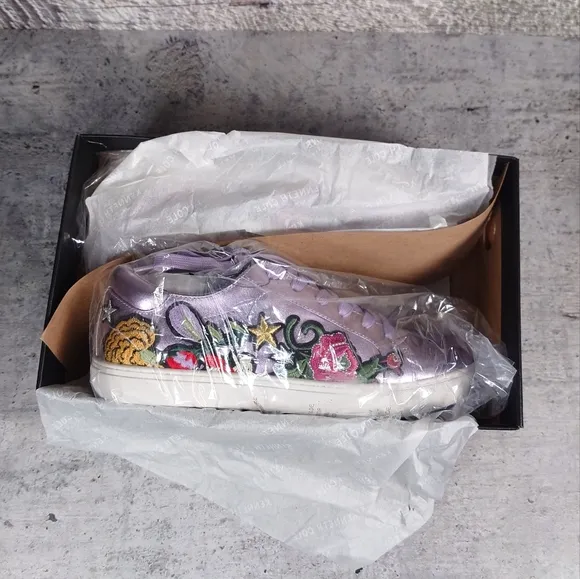 Kenneth Cole Lavender Sneakers