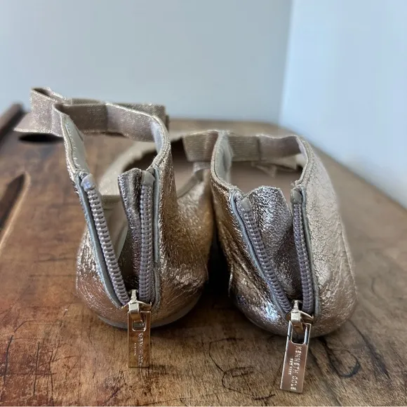 Kenneth Cole Rose Gold Metallic Ankle Strap Flats with Bow Detail girls sz 4.5