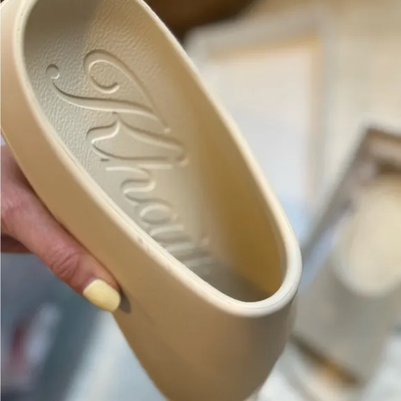 KHAITE Cream/beige rubber sandal/pool slides size 40 NEVER WORN
