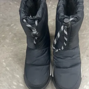 Kids Black Winter Boots