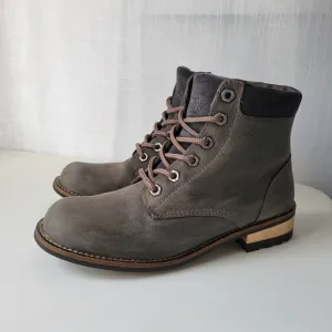 Kodiak Jaya women's waterproof hiking boots size 7