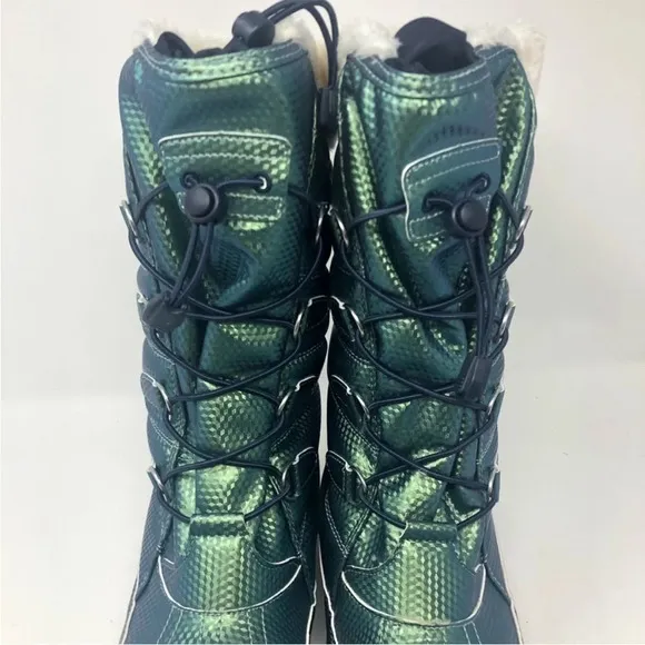 LAND’S END Snowflake Thermolite Insulated Iridescent Green Snow Boots