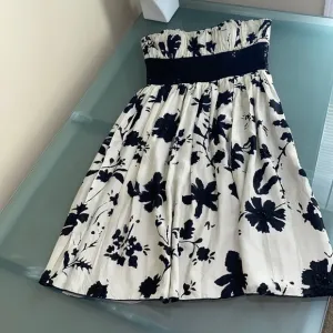 Like New SILK Beaded Dress Wedding Guest Dress by Lyndia Procanik  MSRP $398
