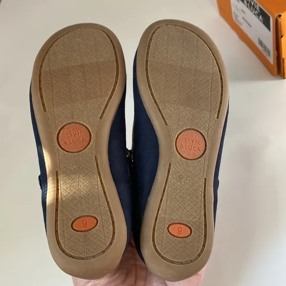 Livie &amp; Luca NEW Cadenza Microfiber Navy Blue Flats Size 9