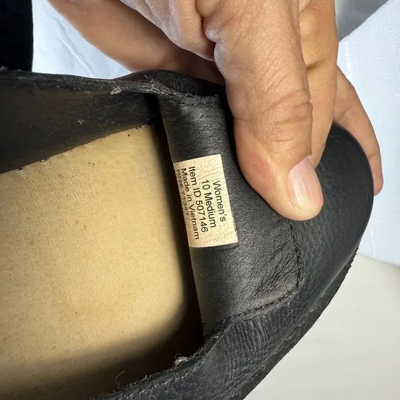 LL Bean Stonington Black Slip on EUC