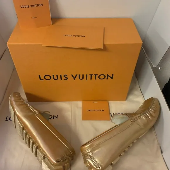 Louis Vuitton Gold flat Loafers 36