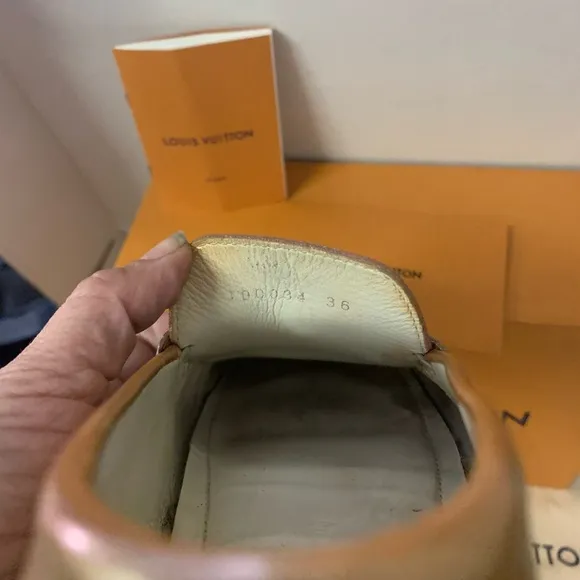 Louis Vuitton Gold flat Loafers 36