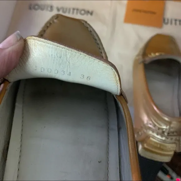 Louis Vuitton Gold flat Loafers 36