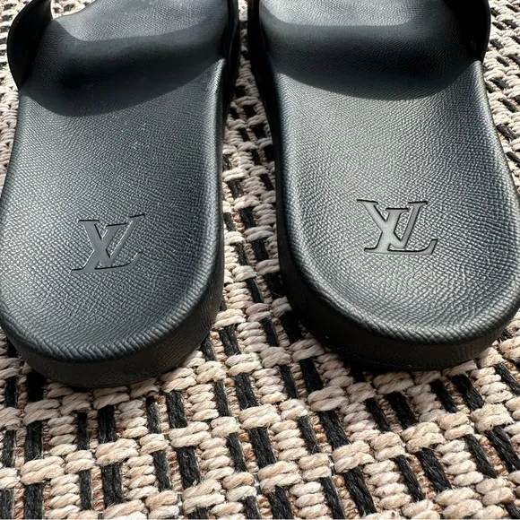 Louis Vuitton LV Waterfront Black Mules Pool Slides Monogram Eclipse Men’s Sz 10