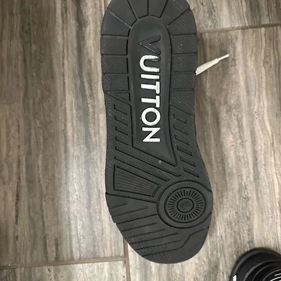 Louis Vuitton mens Black trainer sneakers