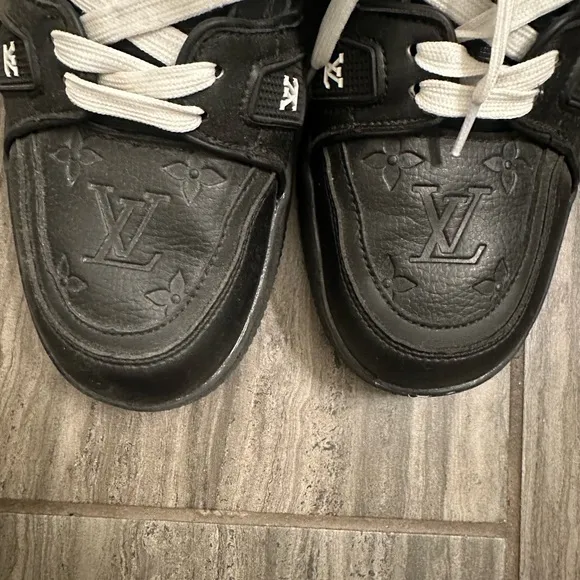 Louis Vuitton mens Black trainer sneakers