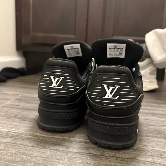Louis Vuitton mens Black trainer sneakers