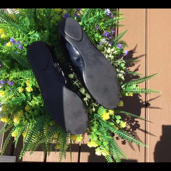 LOVE MOSCHINO PATENT LEATHER ANKLE STRAP FLATS 8
