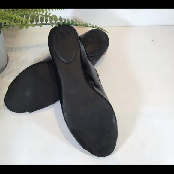 LOVE MOSCHINO PATENT LEATHER ANKLE STRAP FLATS 8