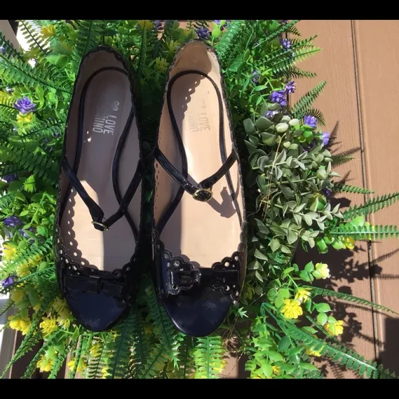 LOVE MOSCHINO PATENT LEATHER ANKLE STRAP FLATS 8