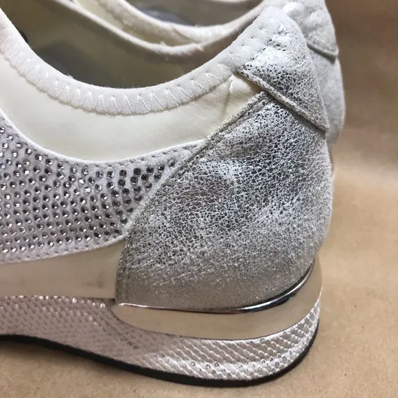LS Cream and Silver Metallic Fashion Sneakers Size EU 40 US 9