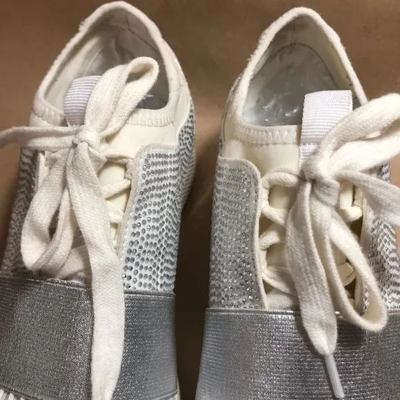 LS Cream and Silver Metallic Fashion Sneakers Size EU 40 US 9